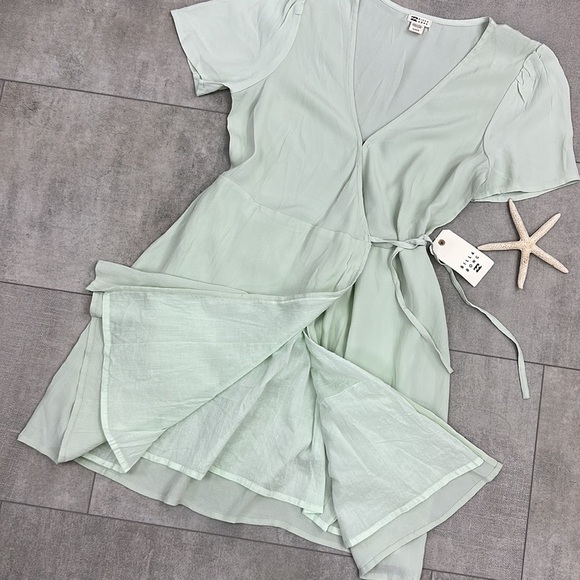 ☀️BILLABONG☀️ SUNSHINE WRAP DRESS - Picture 15 of 15